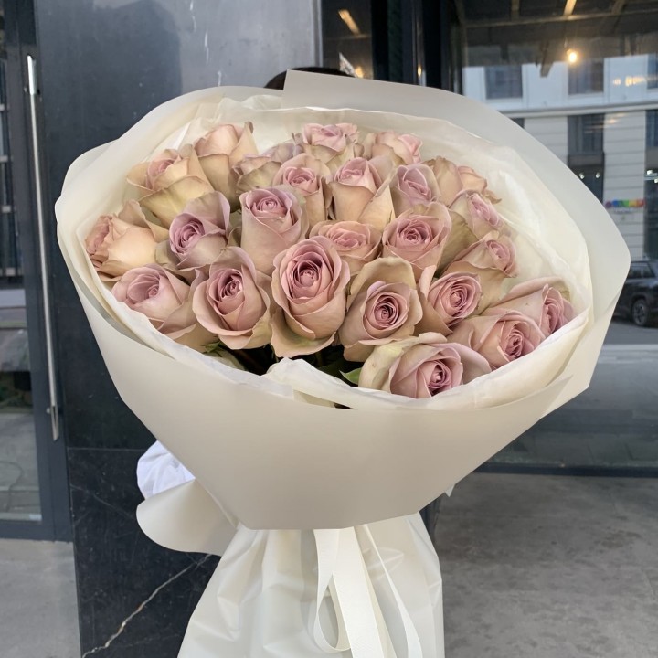 25 роз цвет Мокко (дымчатый розовый) 50 см
