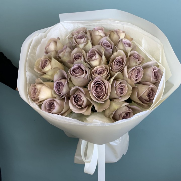 25 роз цвет Мокко (дымчатый розовый) 50 см